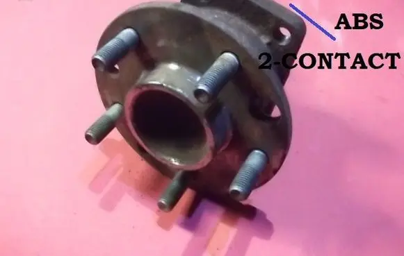 Ford Mondeo Mk III Rear wheel hub WBI62851 4858822