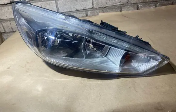 Ford Focus Headlight/headlamp F1EB13W029AF