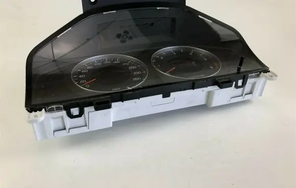 Volvo V70 Speedometer (instrument cluster) 31254535AA H2019