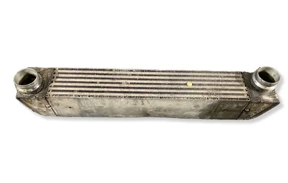 BMW 5 E60 E61 Intercooler radiator 4710783 C2585