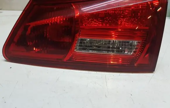 Lexus IS 220D-250-350 Tailgate rear/tail lights