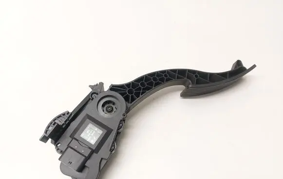 Mercedes-Benz CLA C117 X117 W117 Accelerator throttle pedal A2463001404