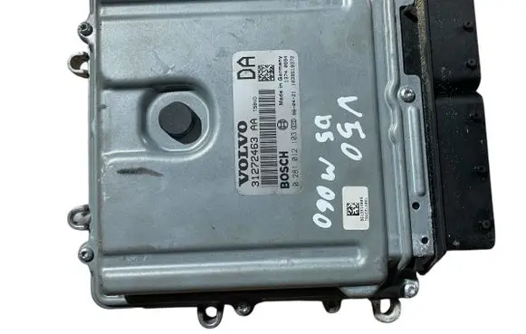 Volvo V50 Engine control unit/module 31272463AA 0281012103
