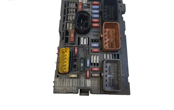 Citroen Berlingo Fuse module 9664706280 BSMR05
