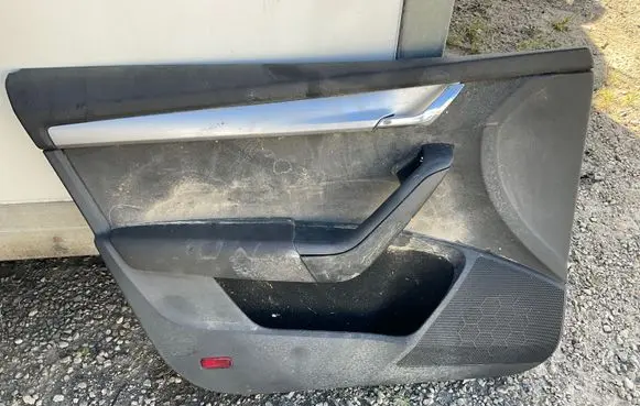 Skoda Octavia Mk4 Front door card panel trim 5E0867663