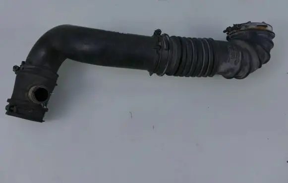 Mazda 6 Air intake hose/pipe SH01-13231 SH01-13221