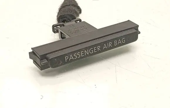 Passenger airbag on/off switch