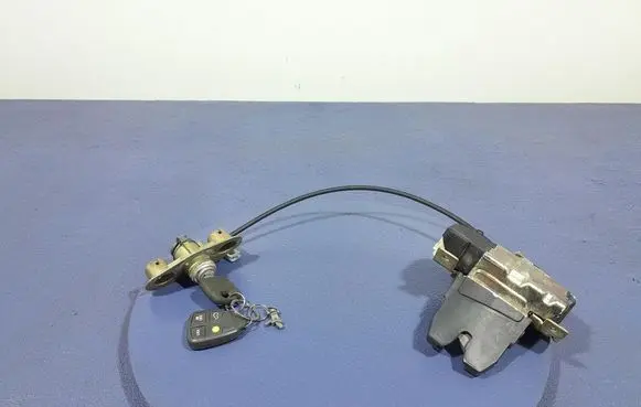 Volvo S60 Tailgate/trunk/boot lock/catch/latch 9203514