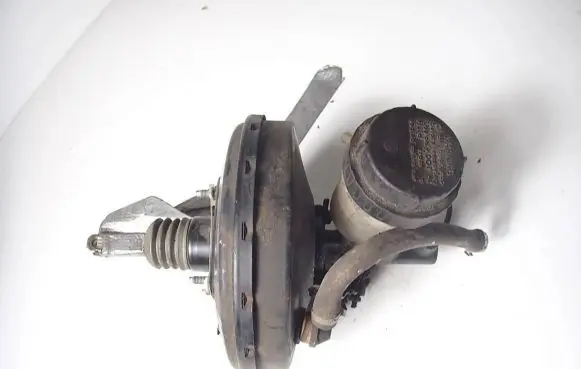 Volvo S40, V40 Brake booster