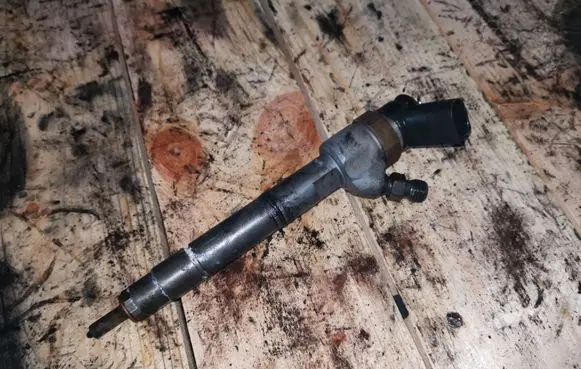 Mercedes-Benz A W169 Fuel injector 0445110167 A6400700787