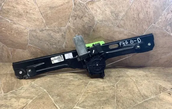 Rear window lifting mechanism without motor