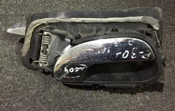 Peugeot 307 Rear door interior handle 9634768577