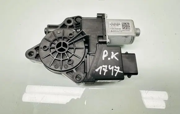 KIA Optima Front door window regulator motor 82450D4000