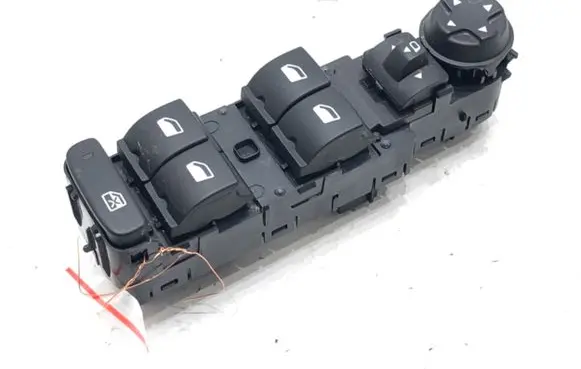 Peugeot 208 Electric window control switch 98421760ZD