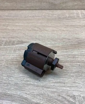 BMW 5 E39 Light switch 530893 549392022
