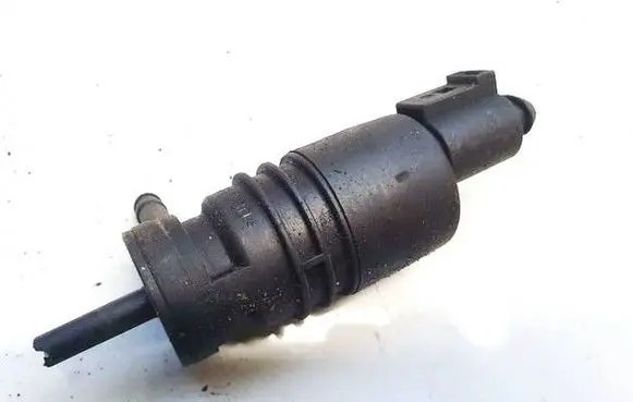Volkswagen Touran I Windscreen/windshield washer pump 1k5955651 3122785