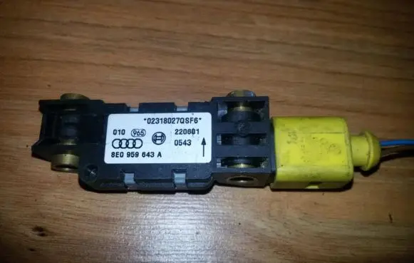 Audi A4 S4 B6 8E 8H Airbag deployment crash/impact sensor 8E0959643A