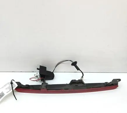 Infiniti Q30 Third/center stoplight A1569069600