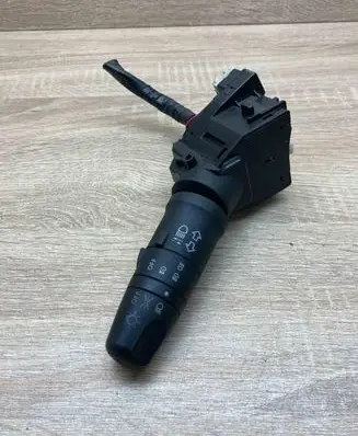 Nissan Primera Indicator stalk 25540AV600