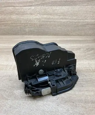 BMW 5 F10 F11 Front door lock 7202145 FRONTLEFTSIDE