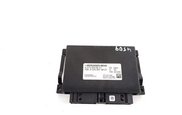 Mercedes-Benz CLA C118 X118 Transfer box differential control unit A2139006227