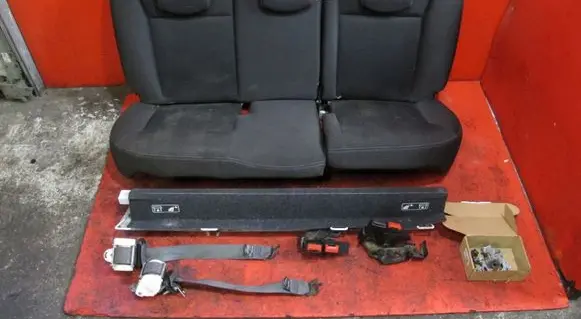 Renault Clio III Rear seat 