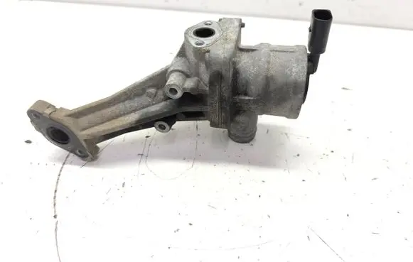 Volkswagen Jetta VI EGR valve 07K131351C