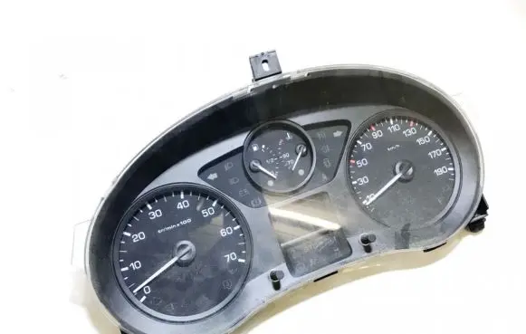 Citroen Berlingo Speedometer (instrument cluster) 555001310104