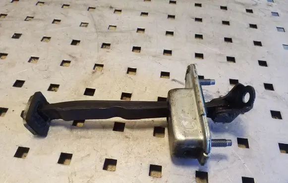 Hyundai i40 Rear door check strap stopper