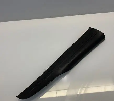 Mercedes-Benz E W211 Rear sill trim cover A2116805335 2116805335