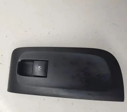 Opel Zafira C Electric window control switch 13301886