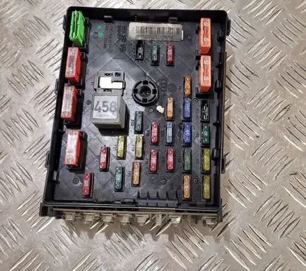 Volkswagen PASSAT B6 Fuse module 3C0937125