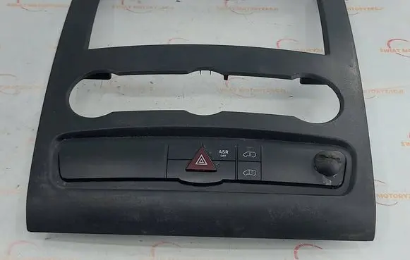 Volkswagen Crafter Radio/GPS head unit trim A9066800017 A9068701810 A9064420023