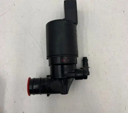 Volvo XC60 Windscreen/windshield washer pump 32274003