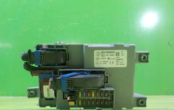 Opel Combo D Fuse box set 00519383520 BEZPIECZNIKOW