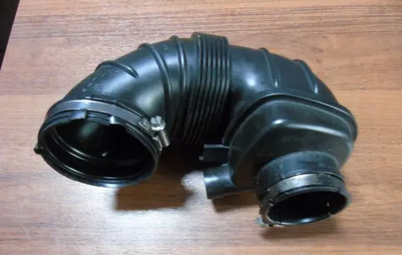 Mercedes-Benz E W212 Intercooler hose/pipe A651090437W651