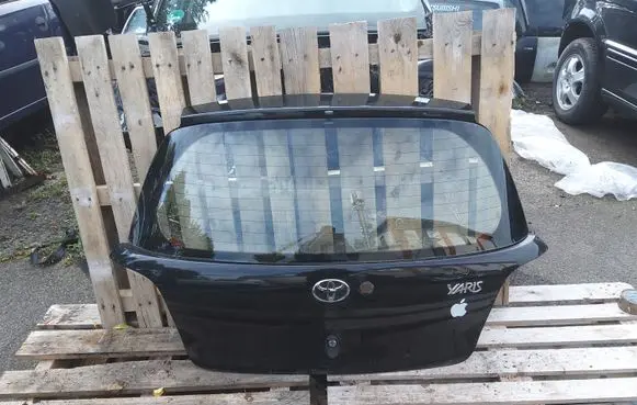 Toyota Yaris Tailgate/trunk/boot lid