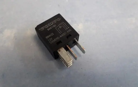 Volvo S70 V70 V70 XC Other relay 9441161 a4001-x40