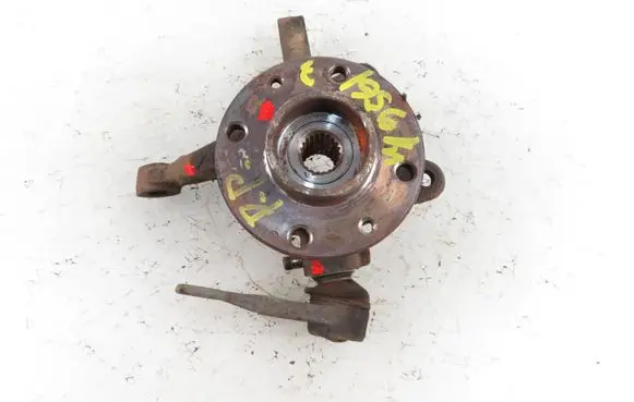 Renault Clio II Front wheel hub spindle knuckle 