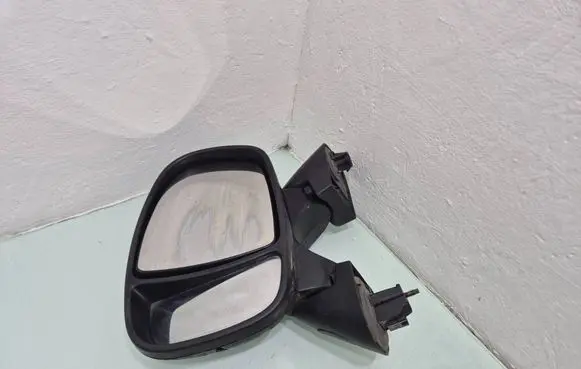 Opel Vivaro Front door electric wing mirror 