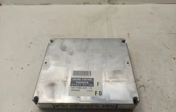 Toyota Corolla Verso AR10 Engine control unit/module 896610F100 MB1758007625