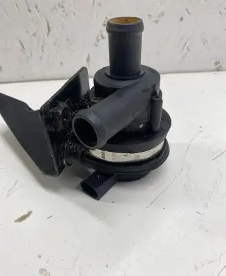 Volkswagen Touareg I Electric auxiliary coolant/water pump 7L6121079A 240905