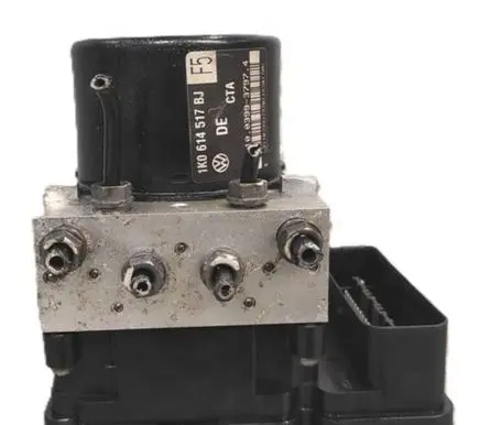 Volkswagen Golf VI ABS Pump 1K0907379AN 1K0614517BJ