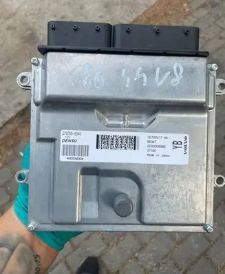 Volvo S80 Engine control unit/module 30743217AA 2797009340