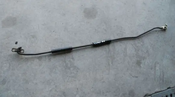 Mitsubishi L200 Engine bonnet/hood prop rod/strut 136KM