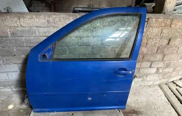 Volkswagen Golf IV Front door 43R00049 DOT24M25AS2