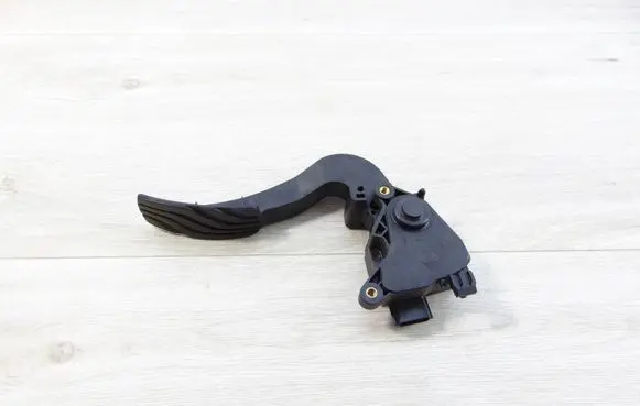 Renault Megane IV Accelerator pedal position sensor 180023047R 145224 00356