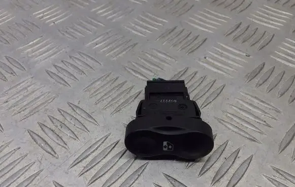 Dacia Sandero Quarter vent window switch 602227