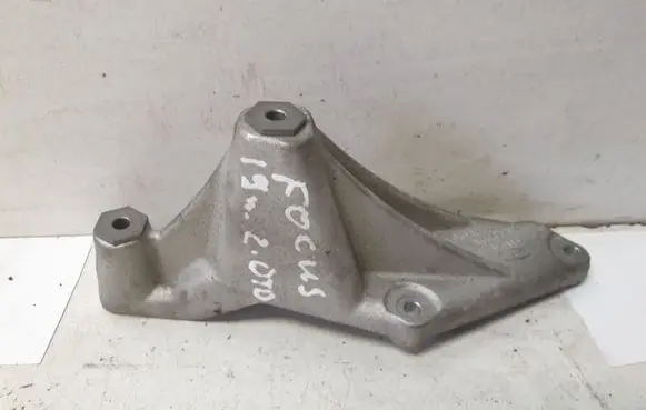 Ford Focus Engine mounting bracket HG9Q9P484AC