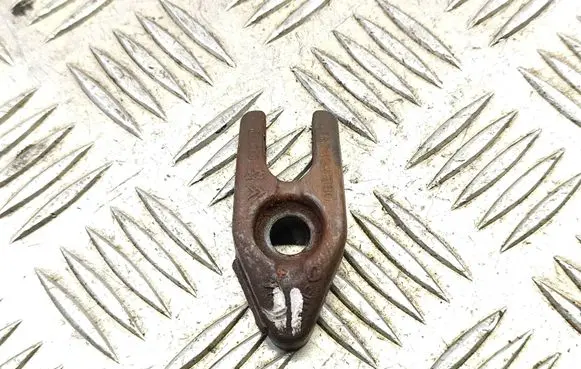 Peugeot 508 II Fuel Injector clamp holder 9674341880